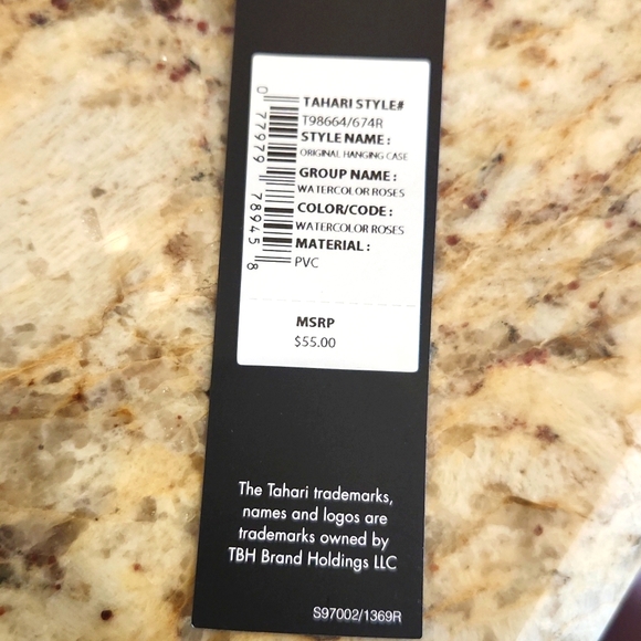 Tahari Hanging Case Watercolor Rose's Design NWT - Picture 4 of 7